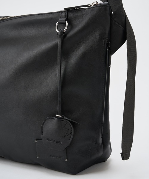 ADAM PATEK(アダムパテック)の「【ADAMPATEK/アダムパテック】w/r leather medium shoulder bag レザーミディアムショルダーバッグ(ショルダーバッグ・レディース・ブラック・FREE)」の7枚目の写真