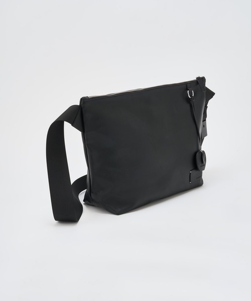 ADAM PATEK(アダムパテック)の「【ADAMPATEK/アダムパテック】w/r leather medium shoulder bag レザーミディアムショルダーバッグ(ショルダーバッグ・レディース・ブラック・FREE)」の8枚目の写真