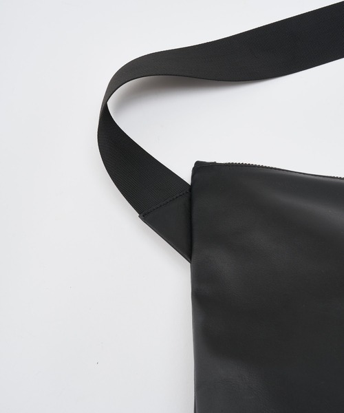 ADAM PATEK(アダムパテック)の「【ADAMPATEK/アダムパテック】w/r leather medium shoulder bag レザーミディアムショルダーバッグ(ショルダーバッグ・レディース・ブラック・FREE)」の11枚目の写真
