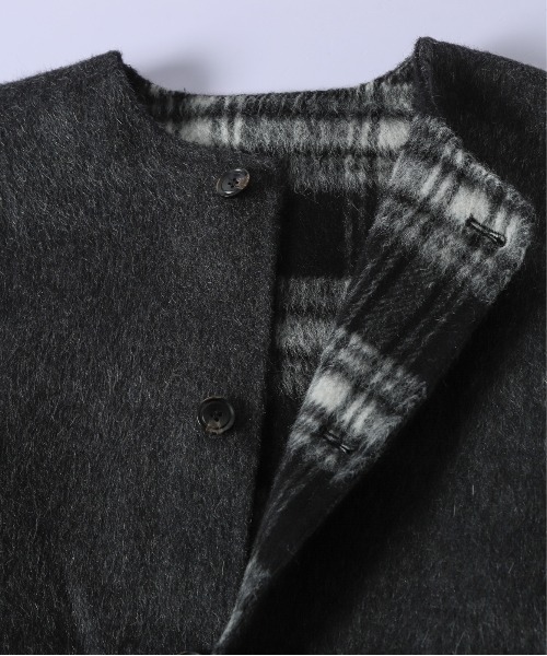CURA CLOSET(キュラ クローゼット)の「リバーシブル/ウール混/ノーカラーコート/チェック柄/無地/2way/ミドル丈(その他アウター・レディース・チャコールグレー/ブラウン・フリー)」の4枚目の写真