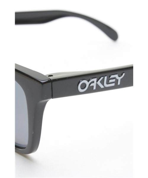 BEAMS（ビームス）の「OAKLEY  / Frogskins ポリッシュド（サングラス・メンズ・ブラック/ライトブラウン・ONE SIZE）」の6枚目の写真
