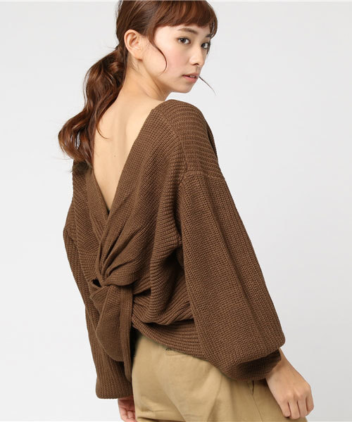 Re:EDIT（リエディ）の「ワイドスリーブバッククロスニットトップス（ニット/セーター・レディース・ホワイト/ブラック/ブラウン/ブルー/レッド・MEDIUM）」の12枚目の写真