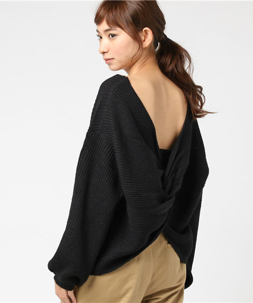 Re:EDIT（リエディ）の「ワイドスリーブバッククロスニットトップス（ニット/セーター・レディース・ホワイト/ブラック/ブラウン/ブルー/レッド・MEDIUM）」の2枚目の写真