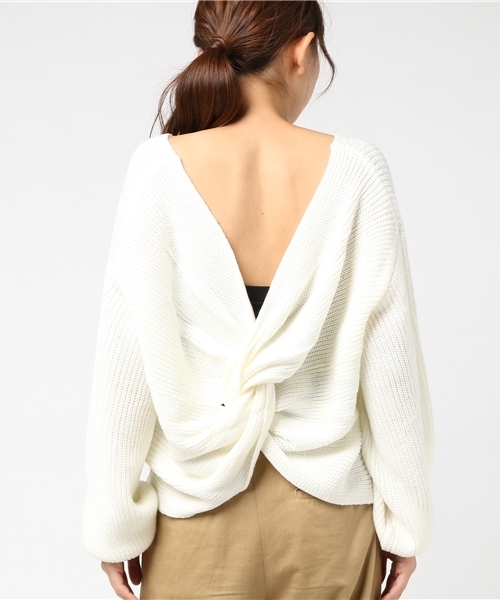 Re:EDIT（リエディ）の「ワイドスリーブバッククロスニットトップス（ニット/セーター・レディース・ホワイト/ブラック/ブラウン/ブルー/レッド・MEDIUM）」の6枚目の写真