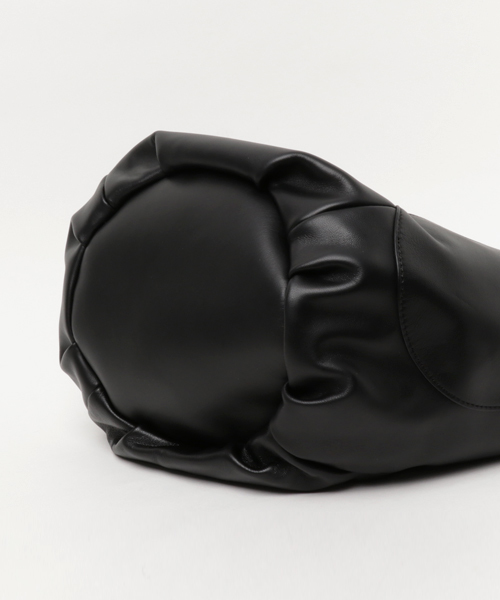 tsumori chisato CARRY（ツモリチサトキャリー）の「ソフトドットショルダー　手提げバッグ（ハンドバッグ・レディース・ブラック/ブラウン・FREE）」の3枚目の写真