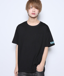 kutir | 【WEARISTAとっしー×WEBマガジンMTRL×kutirトリプルコラボ】sleeve box logo TEE / 袖ボックスロゴTシャツ(Tシャツ/カットソー)