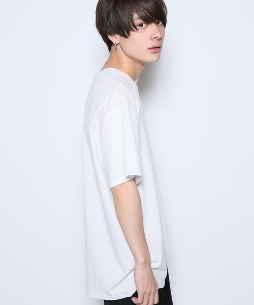 kutir（クティール）の「【WEARISTAとっしー×WEBマガジンMTRL×kutirトリプルコラボ】sleeve box logo TEE / 袖ボックスロゴTシャツ（Tシャツ/カットソー・メンズ・ホワイト/ブラック・MEDIUM/LARGE）」の4枚目の写真