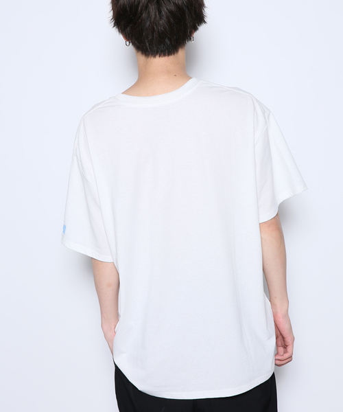 kutir（クティール）の「【WEARISTAとっしー×WEBマガジンMTRL×kutirトリプルコラボ】sleeve box logo TEE / 袖ボックスロゴTシャツ（Tシャツ/カットソー・メンズ・ホワイト/ブラック・MEDIUM/LARGE）」の5枚目の写真