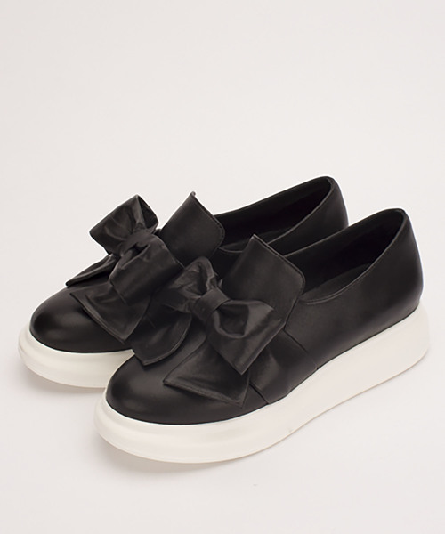 Jeffrey Campbell(ジェフリーキャンベル)の「ホワイトソールリボン付レザースリッポン(スニーカー・レディース・ブラック/グレー・38/36/37/39)」の3枚目の写真