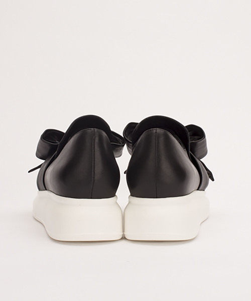 Jeffrey Campbell(ジェフリーキャンベル)の「ホワイトソールリボン付レザースリッポン(スニーカー・レディース・ブラック/グレー・38/36/37/39)」の9枚目の写真