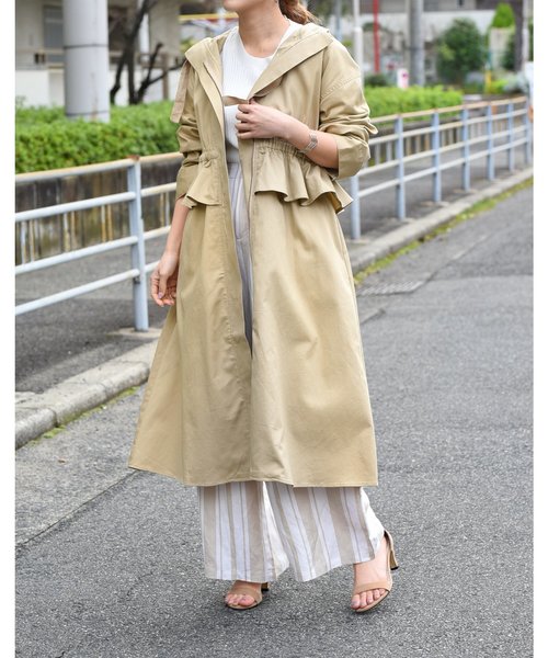 LHELBIE(レルビエ)の「軽量フリル切替ロングフードコート(その他アウター・レディース・ベージュ/ネイビー/マスタード・M)」の9枚目の写真