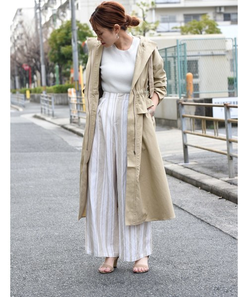 LHELBIE(レルビエ)の「軽量フリル切替ロングフードコート(その他アウター・レディース・ベージュ/ネイビー/マスタード・M)」の13枚目の写真