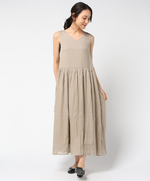 B.I.D.（ビーアイディー）の「BID / Nosleeve Long Tiered Onepiece（ワンピース・レディース・ブルーグリーン/ベージュ/カーキ/ブラック・FREE）」の8枚目の写真