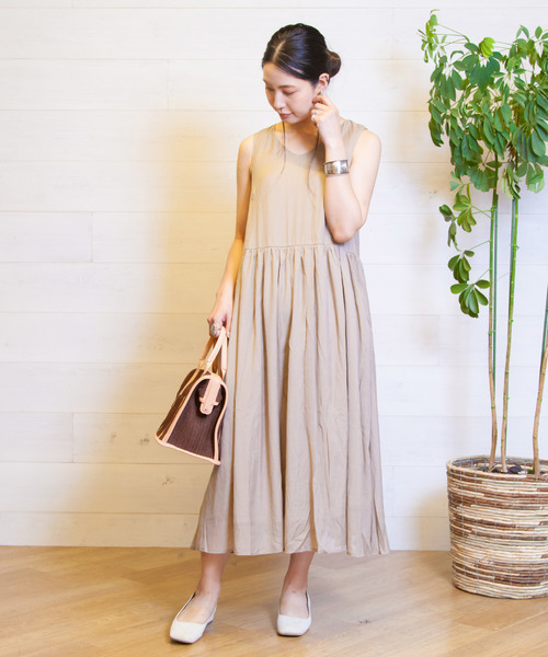 B.I.D.（ビーアイディー）の「BID / Nosleeve Long Tiered Onepiece（ワンピース・レディース・ブルーグリーン/ベージュ/カーキ/ブラック・FREE）」の12枚目の写真