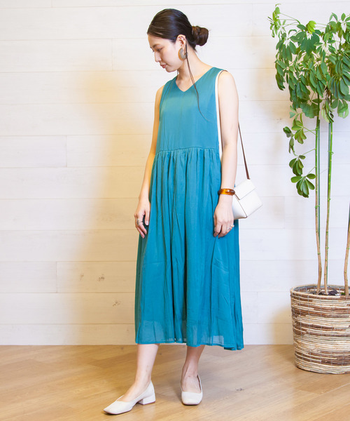 B.I.D.（ビーアイディー）の「BID / Nosleeve Long Tiered Onepiece（ワンピース・レディース・ブルーグリーン/ベージュ/カーキ/ブラック・FREE）」の14枚目の写真