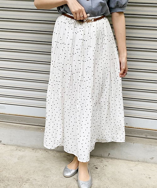 apres jour（アプレジュール）の「アソート消しプリーツスカート【ZOZOTOWN限定アイテム】（スカート・レディース・その他/キャメル/サックスブルー/オフホワイト/ホワイト系その他/ブルー/ライトブルー/マスタード/ブラック/チャコールグレー・フリー）」の3枚目の写真