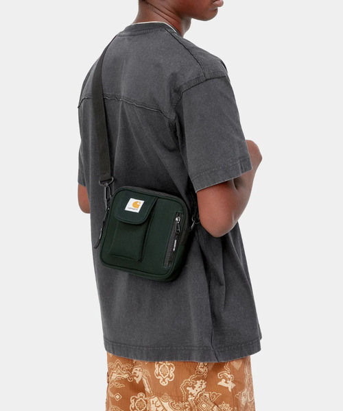 Carhartt WIP（カーハートダブリューアイピー）の「Carhartt WIP/カーハートダブリューアイピー ショルダーバック 撥水バッグ ESSENTIALS BAG SMALL I006285（ショルダーバッグ・メンズ・ブラウン/ネイビー/ブラック/レッド/マルチ/グリーン系その他/ベージュ/ネイビー系/カモフラージュ/グレー/アーミー/グリーン系その他2/ブラック系その他/ライトブラウン・FREE）」の9枚目の写真