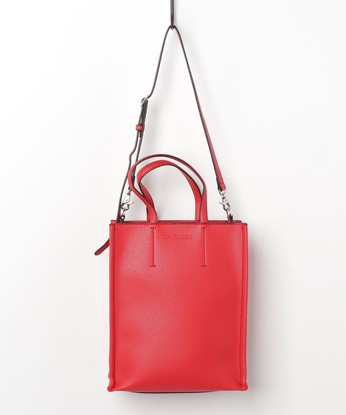 Calvin Klein Jeans Accessory(カルバン・クラインジーンズアクセサリー)の「ロゴ トート バッグ(トートバッグ・レディース・ブラック/レッド/シルバー・FREE)」の1枚目の写真