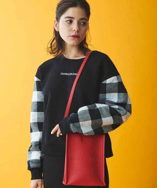 Calvin Klein Jeans Accessory(カルバン・クラインジーンズアクセサリー)の「ロゴ トート バッグ(トートバッグ・レディース・ブラック/レッド/シルバー・FREE)」の7枚目の写真