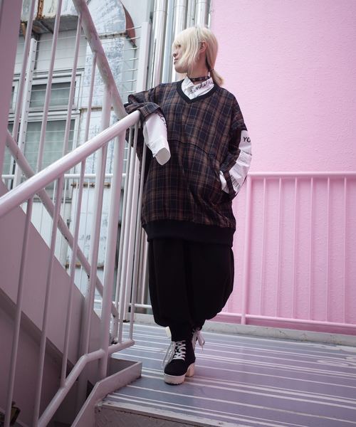 rovtski(ロフトスキー)の「【ビッグシルエット】V NECK SHIRT PT/セットアップ プルオーバーVネックシャツ(シャツ/ブラウス・レディース・ブラック/ブラック系その他/グレー系その他・FREE)」の7枚目の写真