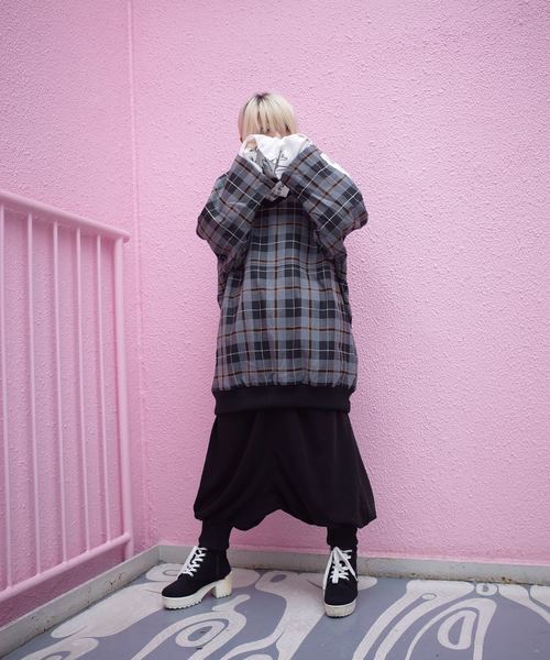 rovtski(ロフトスキー)の「【ビッグシルエット】V NECK SHIRT PT/セットアップ プルオーバーVネックシャツ(シャツ/ブラウス・レディース・ブラック/ブラック系その他/グレー系その他・FREE)」の18枚目の写真