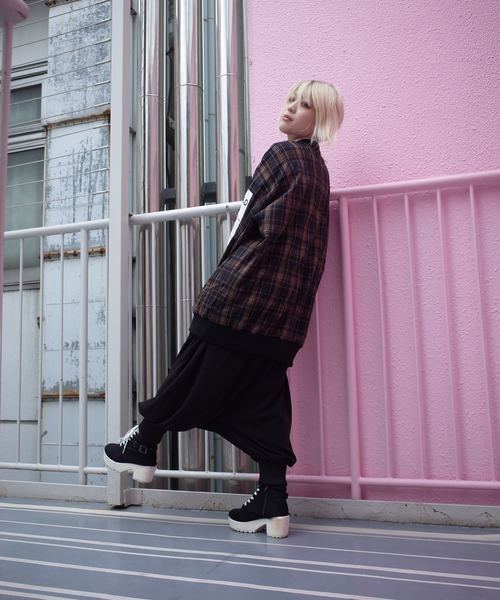 rovtski(ロフトスキー)の「【ビッグシルエット】V NECK SHIRT PT/セットアップ プルオーバーVネックシャツ(シャツ/ブラウス・レディース・ブラック/ブラック系その他/グレー系その他・FREE)」の19枚目の写真