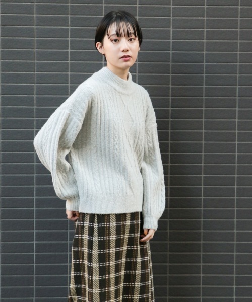 PAGEBOY（ページボーイ）の「ケーブルハイネックニット（ニット/セーター・レディース・グレー/ホワイト/ダークグリーン/パープル/モカ・FREE）」の10枚目の写真