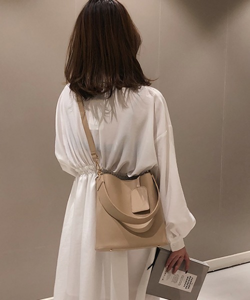 MANGROVE（マングローブ）の「ポーチin2WAYショルダー（ショルダーバッグ・レディース・キャメル/ベージュ/ブラック/グリーン・FREE）」の6枚目の写真