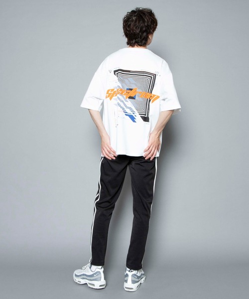 WEGO（ウィゴー）の「WEGO/マルチロゴビッグシルエット半袖Tシャツ（Tシャツ/カットソー・メンズ・ホワイト/ブラック・MEDIUM/LARGE）」の3枚目の写真