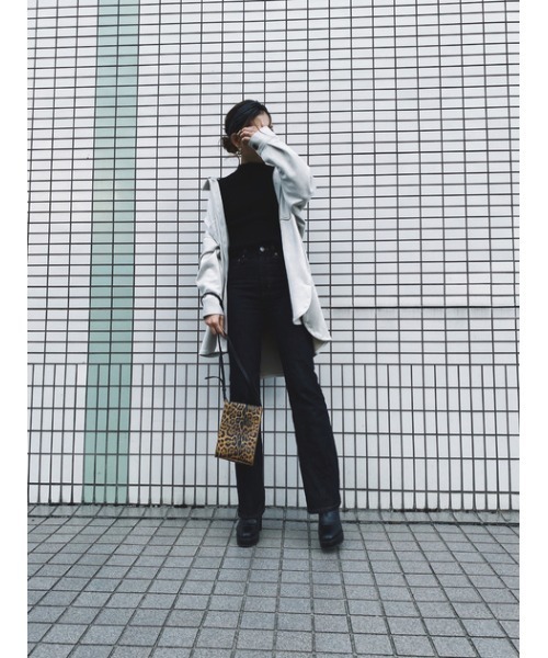 AZUL by moussy（アズールバイマウジー）の「HIGH WAIST DENIM FLARE/ハイウエスデニムフレア（デニムパンツ・レディース・ワンウォッシュ・SMALL/MEDIUM/LARGE/X-SMALL）」の13枚目の写真