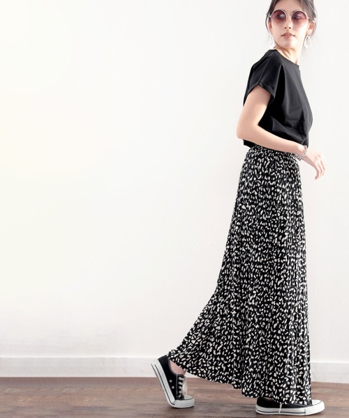 classicalelf（クラシカルエルフ）の「落ち感、綺麗。一目置かれる魅惑のプリーツスカート（スカート・レディース・ブラック/モカ/グレー系その他/グレー系その他2/アイボリー/ホワイト系その他・MEDIUM/X-LARGE）」の16枚目の写真