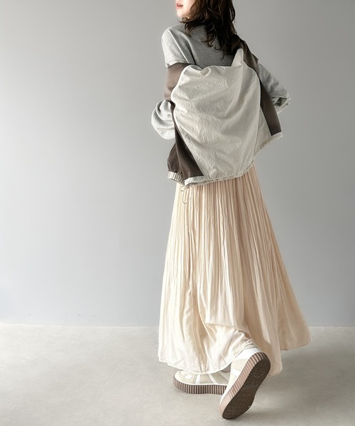 classicalelf（クラシカルエルフ）の「落ち感、綺麗。一目置かれる魅惑のプリーツスカート（スカート・レディース・ブラック/モカ/グレー系その他/グレー系その他2/アイボリー/ホワイト系その他・MEDIUM/X-LARGE）」の10枚目の写真