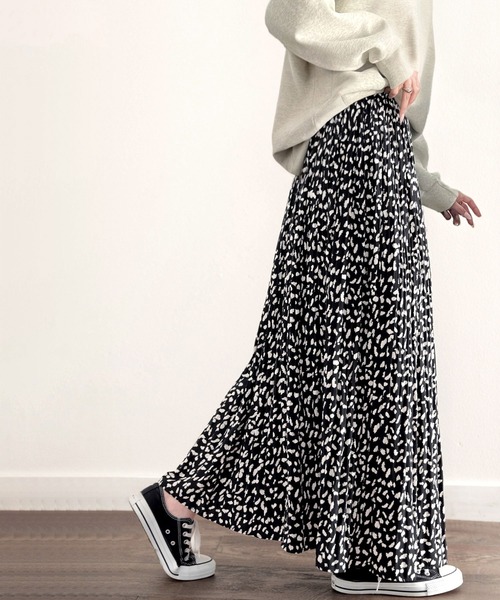 classicalelf（クラシカルエルフ）の「落ち感、綺麗。一目置かれる魅惑のプリーツスカート（スカート・レディース・ブラック/モカ/グレー系その他/グレー系その他2/アイボリー/ホワイト系その他・MEDIUM/X-LARGE）」の20枚目の写真