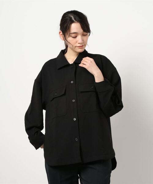 COLONY 2139（コロニートゥーワンスリーナイン）の「TRストレッチCPOシャツ (セットアップ可)（シャツ/ブラウス・レディース・グリーン/ブラック/ブルー・LARGE/MEDIUM）」の7枚目の写真