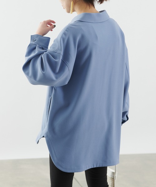 COLONY 2139（コロニートゥーワンスリーナイン）の「TRストレッチCPOシャツ (セットアップ可)（シャツ/ブラウス・レディース・グリーン/ブラック/ブルー・LARGE/MEDIUM）」の22枚目の写真