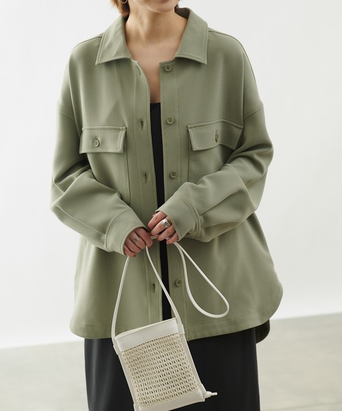 COLONY 2139（コロニートゥーワンスリーナイン）の「TRストレッチCPOシャツ (セットアップ可)（シャツ/ブラウス・レディース・グリーン/ブラック/ブルー・LARGE/MEDIUM）」の8枚目の写真