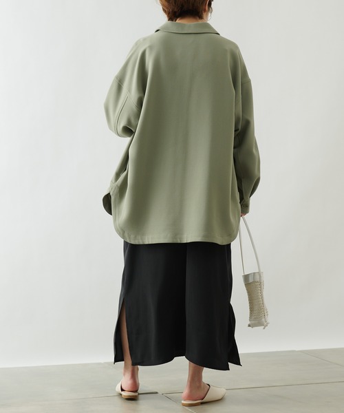 COLONY 2139（コロニートゥーワンスリーナイン）の「TRストレッチCPOシャツ (セットアップ可)（シャツ/ブラウス・レディース・グリーン/ブラック/ブルー・LARGE/MEDIUM）」の13枚目の写真