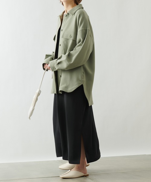 COLONY 2139（コロニートゥーワンスリーナイン）の「TRストレッチCPOシャツ (セットアップ可)（シャツ/ブラウス・レディース・グリーン/ブラック/ブルー・LARGE/MEDIUM）」の14枚目の写真