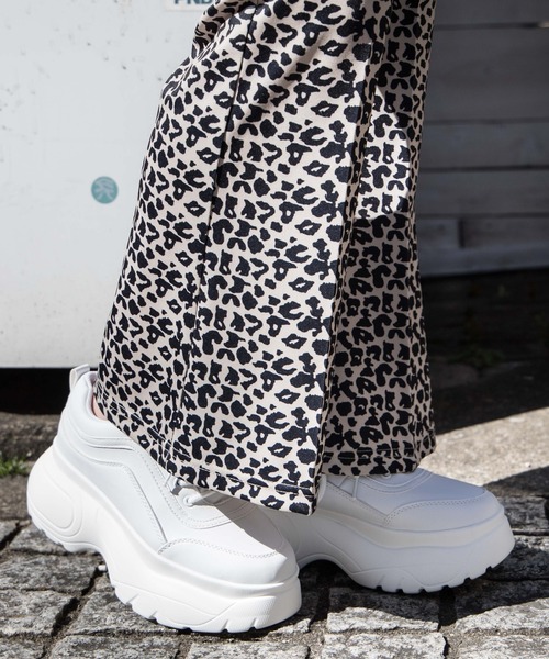 WEGO(ウィゴー)の「WEGO/ボリュームソールスニーカー(スニーカー・レディース・ホワイト/ブラック/その他1・SMALL/MEDIUM/LARGE)」の13枚目の写真