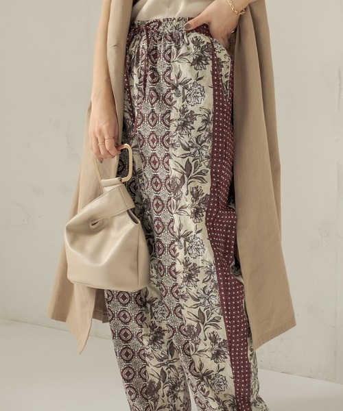 CAPRICIEUX LE'MAGE(カプリシューレマージュ)の「〈新色追加〉スクエアハンドルミニバッグ(トートバッグ・レディース・ブラック/ベージュ/ピンク・ONE SIZE)」の18枚目の写真