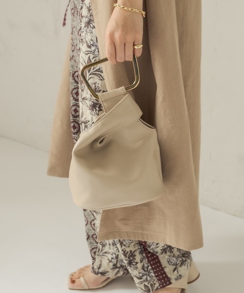 CAPRICIEUX LE'MAGE(カプリシューレマージュ)の「〈新色追加〉スクエアハンドルミニバッグ(トートバッグ・レディース・ブラック/ベージュ/ピンク・ONE SIZE)」の10枚目の写真