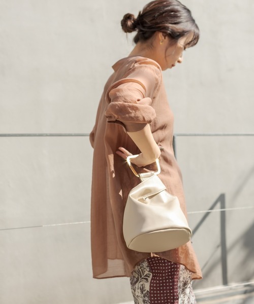 CAPRICIEUX LE'MAGE(カプリシューレマージュ)の「〈新色追加〉スクエアハンドルミニバッグ(トートバッグ・レディース・ブラック/ベージュ/ピンク・ONE SIZE)」の13枚目の写真