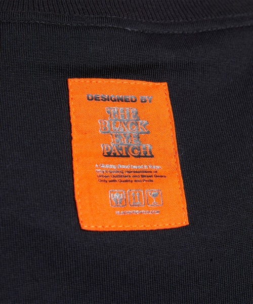 Reebok(リーボック)の「ブラックアイパッチ グラフィック Tシャツ / BlackEye Patch Graphic T-Shirt(Tシャツ/カットソー・メンズ・ブラック/ホワイト・MEDIUM/SMALL/X-SMALL/XX-LARGE/X-LARGE/XXX-LARGE/LARGE)」の7枚目の写真