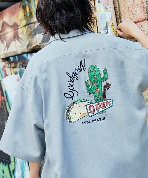 MONO-MART(モノマート)の「テックリネン 刺繍デザイン オーバーサイズ 半袖ボーリングシャツ(シャツ/ブラウス・メンズ・ブラック/モスグリーン/ブラック系その他/ベージュ系その他/グリーン系その他/ブルー系その他/パープル系その他/ライラック/ベージュ系その他2/ブルー系その他2・M/L)」の7枚目の写真