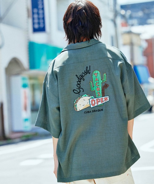 MONO-MART(モノマート)の「テックリネン 刺繍デザイン オーバーサイズ 半袖ボーリングシャツ(シャツ/ブラウス・メンズ・ブラック/モスグリーン/ブラック系その他/ベージュ系その他/グリーン系その他/ブルー系その他/パープル系その他/ライラック/ベージュ系その他2/ブルー系その他2・M/L)」の5枚目の写真