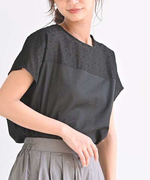 rps（アールピーエス）の「コットンボイル刺繍生地ブラウス（シャツ/ブラウス・レディース・ブラック/オフホワイト/ライトカーキ/チャコールグレー・M-L/M）」の3枚目の写真