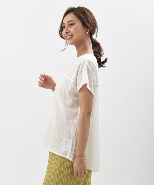 rps（アールピーエス）の「コットンボイル刺繍生地ブラウス（シャツ/ブラウス・レディース・ブラック/オフホワイト/ライトカーキ/チャコールグレー・M-L/M）」の22枚目の写真