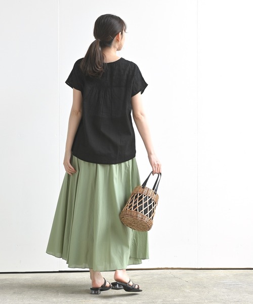 rps（アールピーエス）の「コットンボイル刺繍生地ブラウス（シャツ/ブラウス・レディース・ブラック/オフホワイト/ライトカーキ/チャコールグレー・M-L/M）」の8枚目の写真