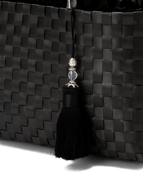 UNITED ARROWS（ユナイテッドアローズ）の「PP テープバスケット◆（トートバッグ・レディース・ゴールド/ブラック/ホワイト・フリー）」の6枚目の写真