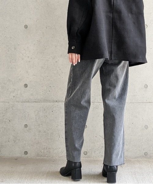 Per sist ence（パーシエンス）の「Per sist ence/パーシエンス　カットオフ5ポケットデニムパンツ（デニムパンツ・レディース・ブラック/グレー/インディゴブルー/ライトインディゴブルー・MEDIUM/SMALL）」の12枚目の写真